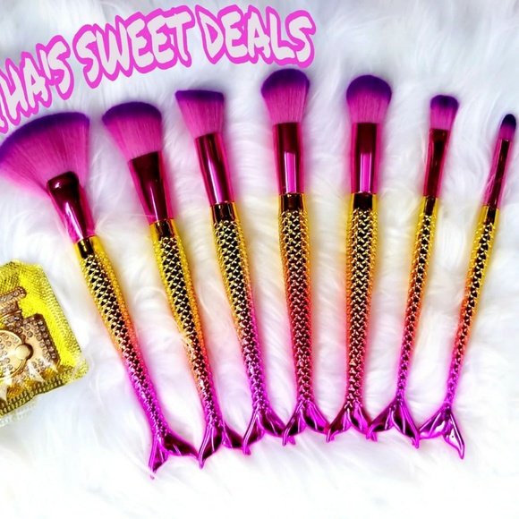 NEW Large 7 piece Mermaid makeup brush set - Picture 2 of 6